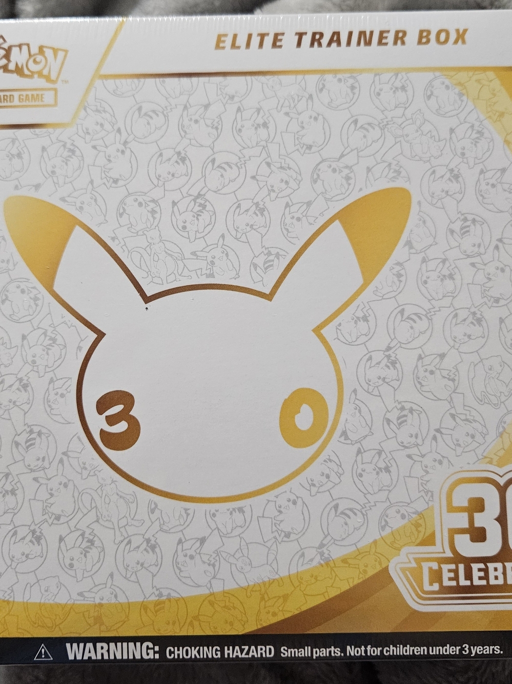 Elite Trainer Box - 30th Celebration (White & Gold)